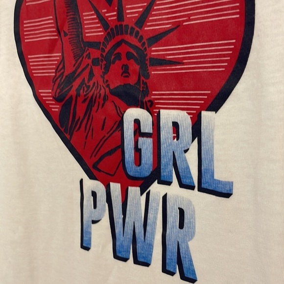 City Streets shite Girl Graphic Power Tee, NWT, New York, XL, Looks like Medium - Picture 5 of 6
